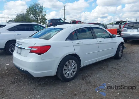 2012 Chrysler 200 Lx z USA, uszkodzony, nr VIN 1C3CCBAB5CN244559
